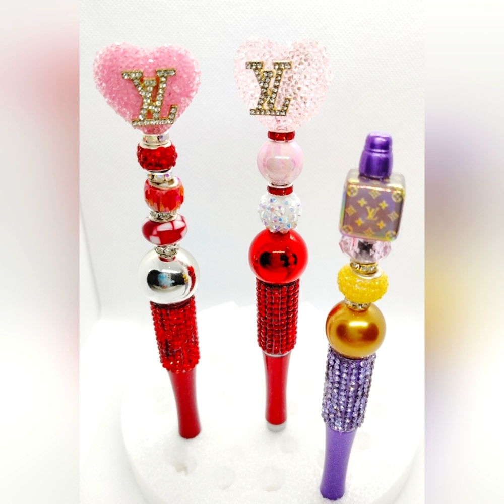 PERFECT FOR VALENTINE'S DAY. HANDCRAFTED  BEADED WRITING PENS NWT
